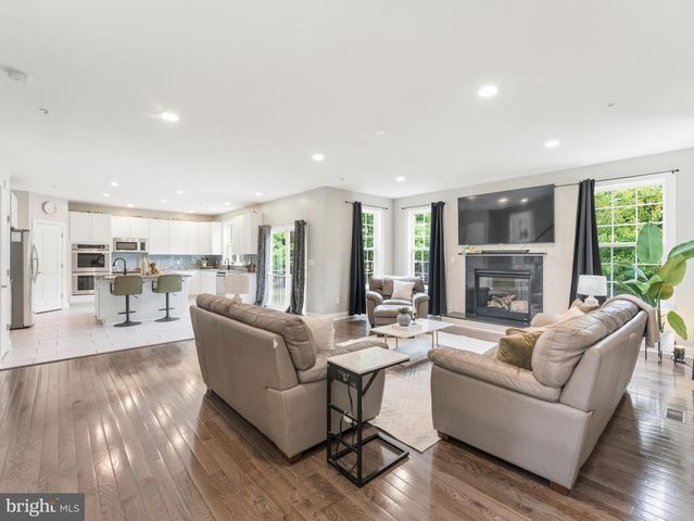 100 INVERNESS LN, Fort Washington, MD 20744
