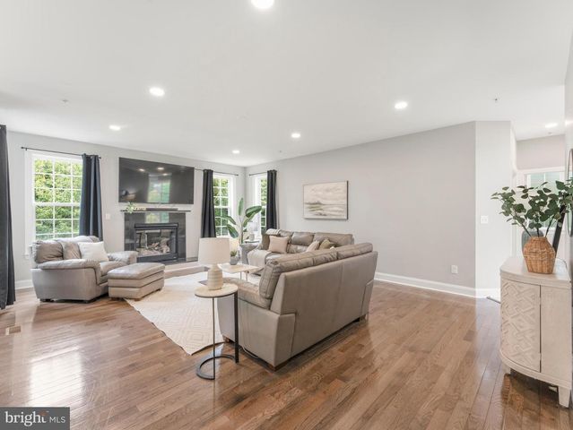 100 INVERNESS LN, Fort Washington, MD 20744