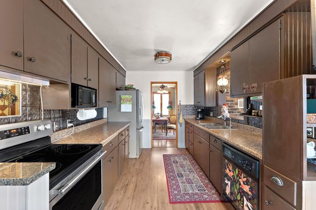 206 2nd Street N, Bayport, MN 55003