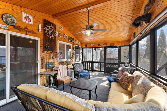 206 2nd Street N, Bayport, MN 55003