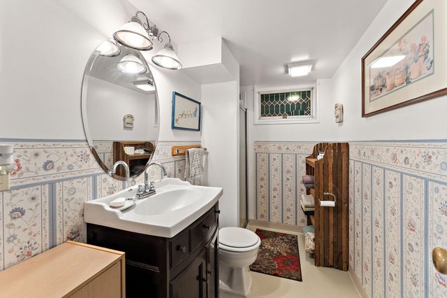 206 2nd Street N, Bayport, MN 55003