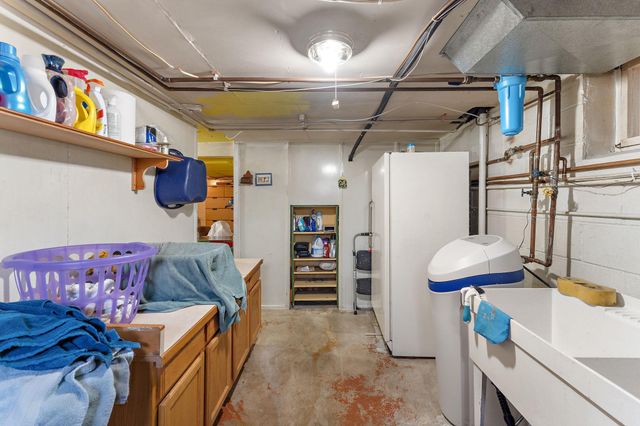 206 2nd Street N, Bayport, MN 55003