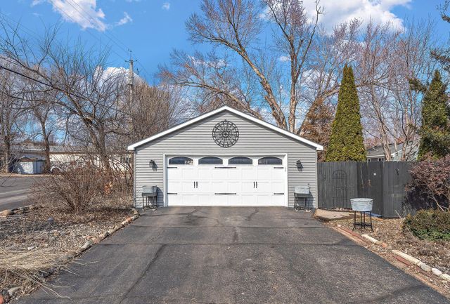 206 2nd Street N, Bayport, MN 55003