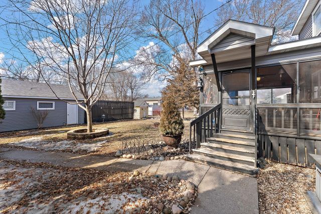 206 2nd Street N, Bayport, MN 55003