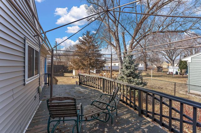 206 2nd Street N, Bayport, MN 55003