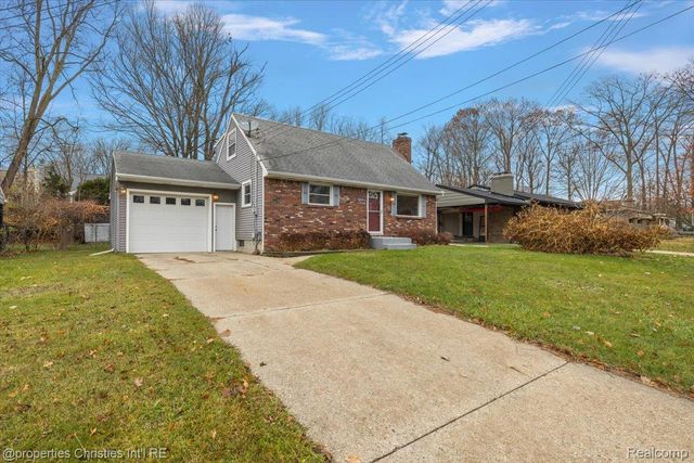 3416 Cooley Drive, Lansing, MI 48911