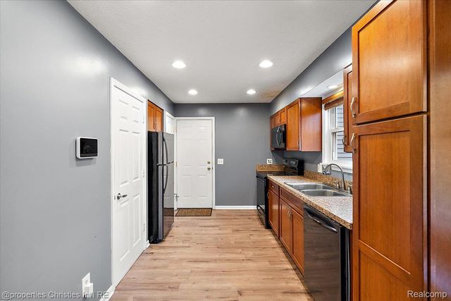 3416 Cooley Drive, Lansing, MI 48911