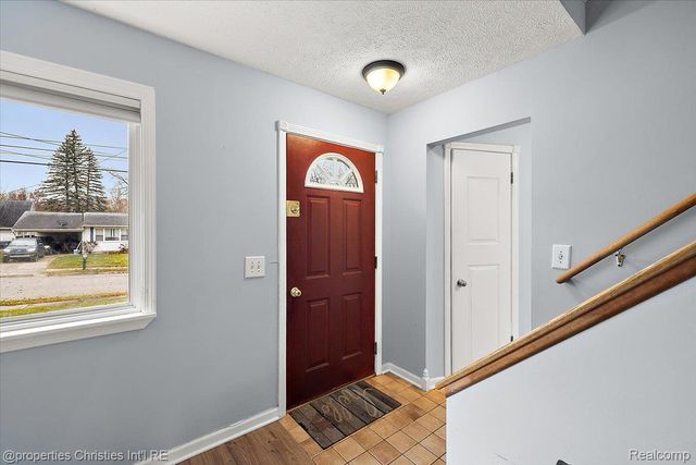 3416 Cooley Drive, Lansing, MI 48911