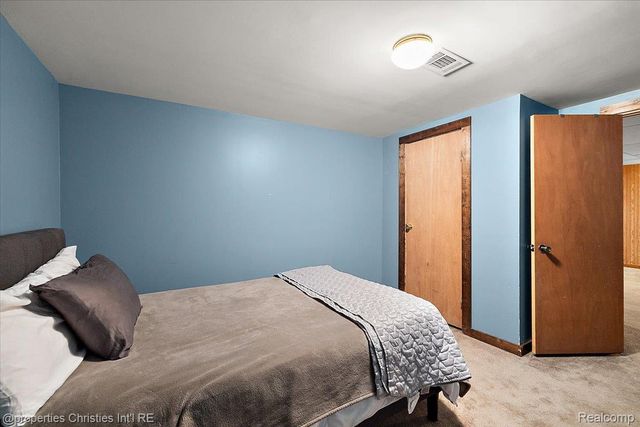 3416 Cooley Drive, Lansing, MI 48911