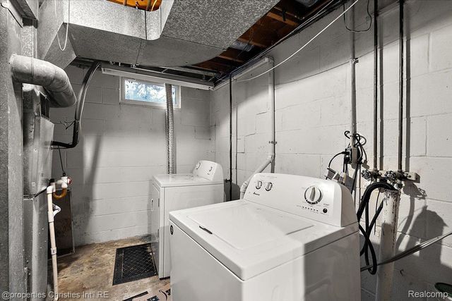 3416 Cooley Drive, Lansing, MI 48911