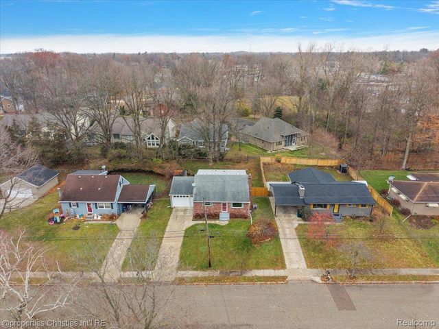 3416 Cooley Drive, Lansing, MI 48911