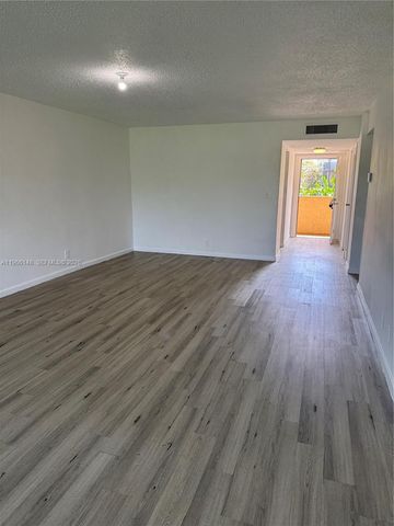 6301 N Fall Circle Drive 213, Lauderhill, FL 33319