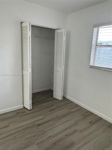 6301 N Fall Circle Drive 213, Lauderhill, FL 33319