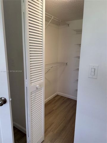 6301 N Fall Circle Drive 213, Lauderhill, FL 33319