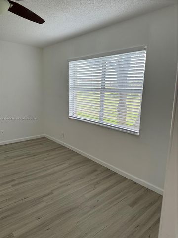 6301 N Fall Circle Drive 213, Lauderhill, FL 33319