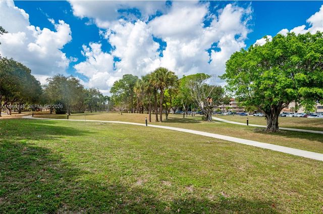 6301 N Fall Circle Drive 213, Lauderhill, FL 33319