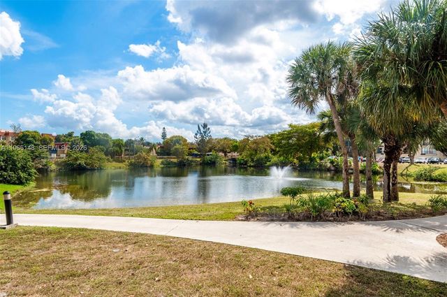 6301 N Fall Circle Drive 213, Lauderhill, FL 33319