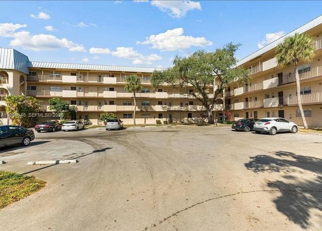 6301 N Fall Circle Drive 213, Lauderhill, FL 33319