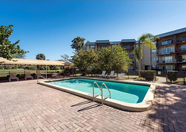 6301 N Fall Circle Drive 213, Lauderhill, FL 33319
