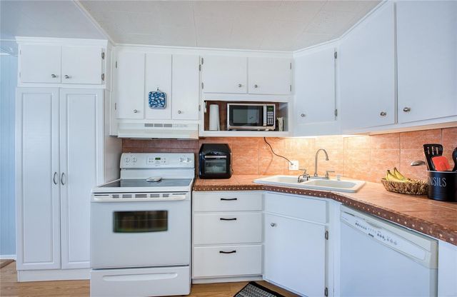 18675 US HIGHWAY 19 N 328, Clearwater, FL 33764