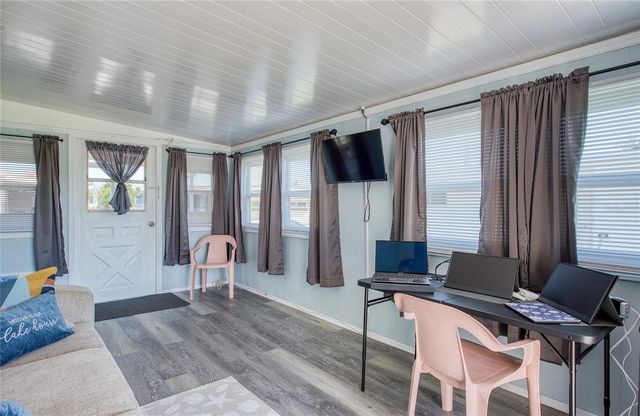 18675 US HIGHWAY 19 N 328, Clearwater, FL 33764