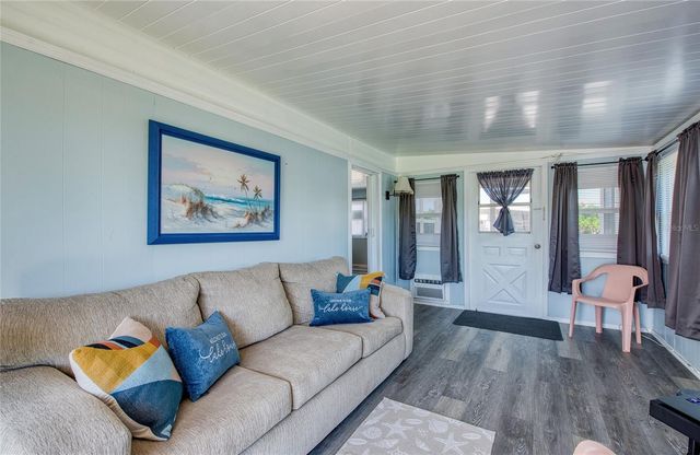 18675 US HIGHWAY 19 N 328, Clearwater, FL 33764