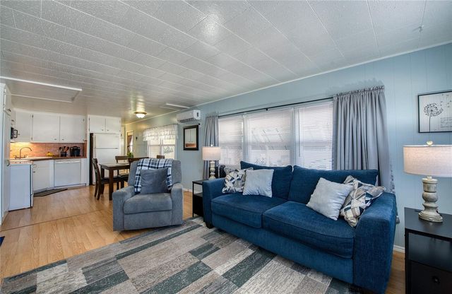 18675 US HIGHWAY 19 N 328, Clearwater, FL 33764