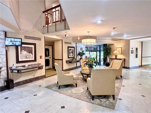 2505 East Avenue 704, Brighton, NY 14610