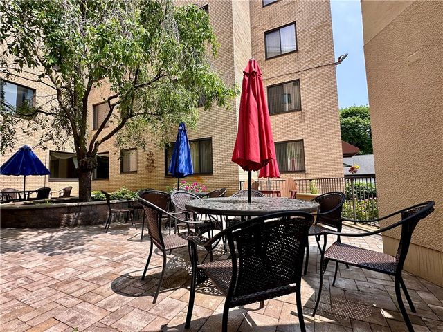 2505 East Avenue 704, Brighton, NY 14610