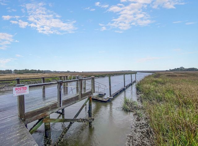 1527 John Fenwick Lane, Johns Island, SC 29455