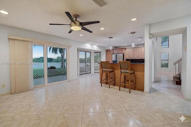 5204 NW 54th St, Coconut Creek, FL 33073