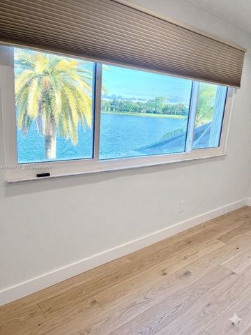 5204 NW 54th St, Coconut Creek, FL 33073