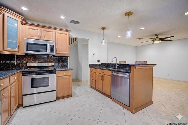 5204 NW 54th St, Coconut Creek, FL 33073