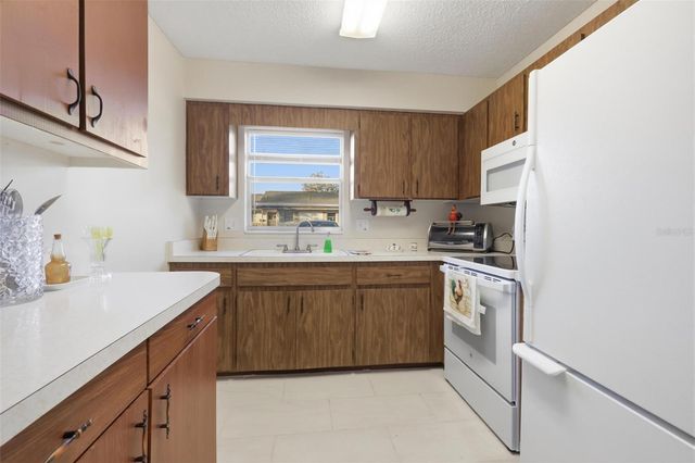 151 N HILL AVENUE 100, Deland, FL 32724