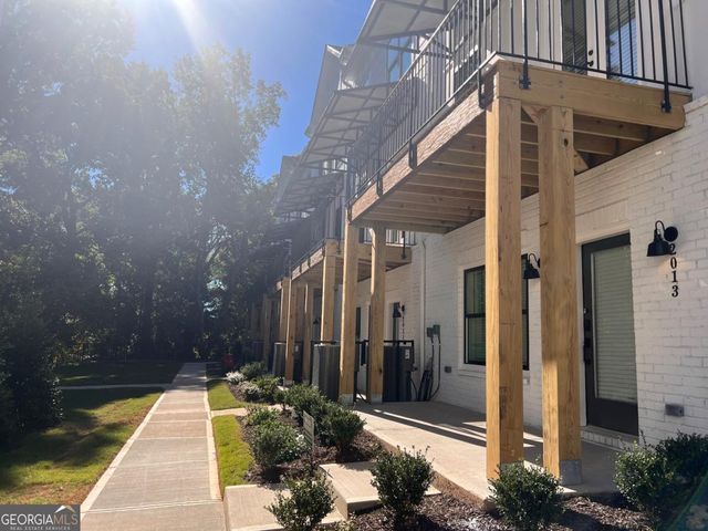 2011 Oak Lane NW, Atlanta, GA 30318