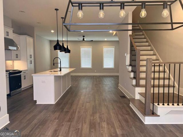 2011 Oak Lane NW, Atlanta, GA 30318