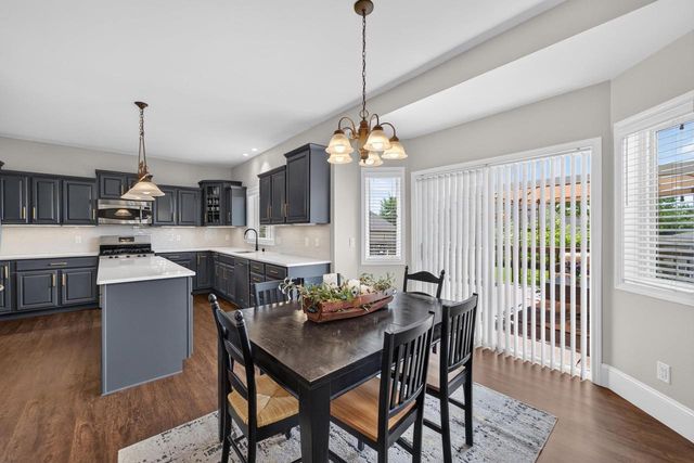 606 Pleasant Valley Parkway, Waunakee, WI 53597