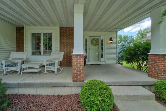 606 Pleasant Valley Parkway, Waunakee, WI 53597