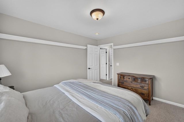606 Pleasant Valley Parkway, Waunakee, WI 53597