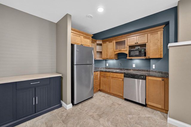 606 Pleasant Valley Parkway, Waunakee, WI 53597