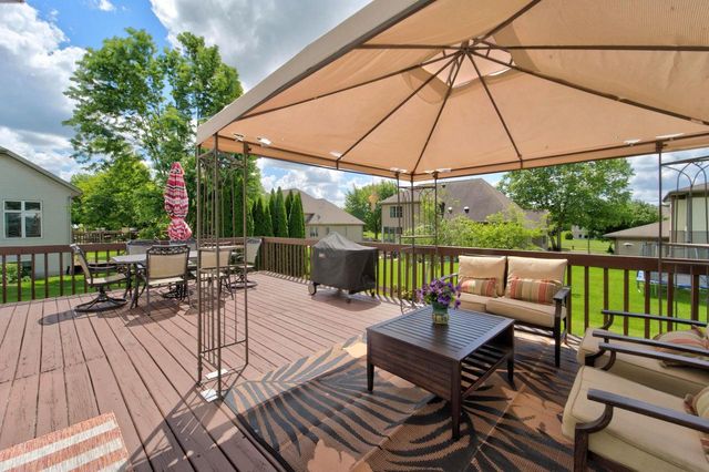 606 Pleasant Valley Parkway, Waunakee, WI 53597