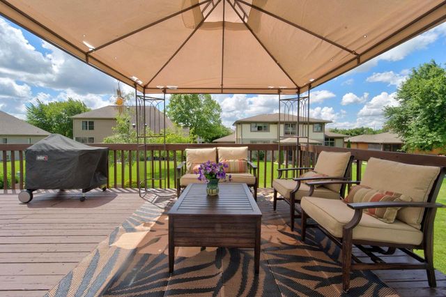 606 Pleasant Valley Parkway, Waunakee, WI 53597