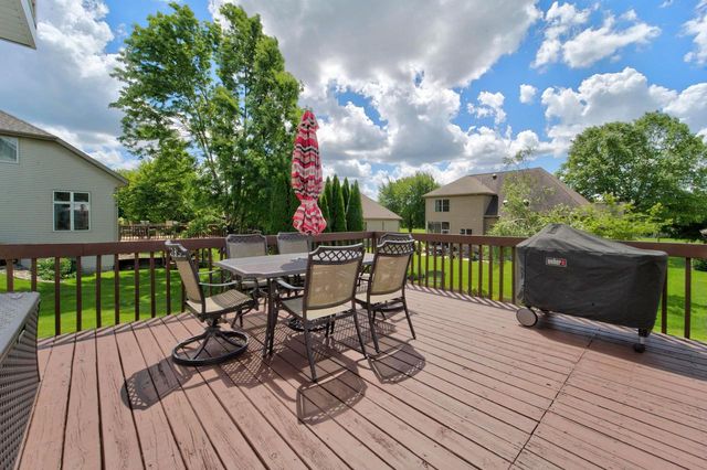 606 Pleasant Valley Parkway, Waunakee, WI 53597