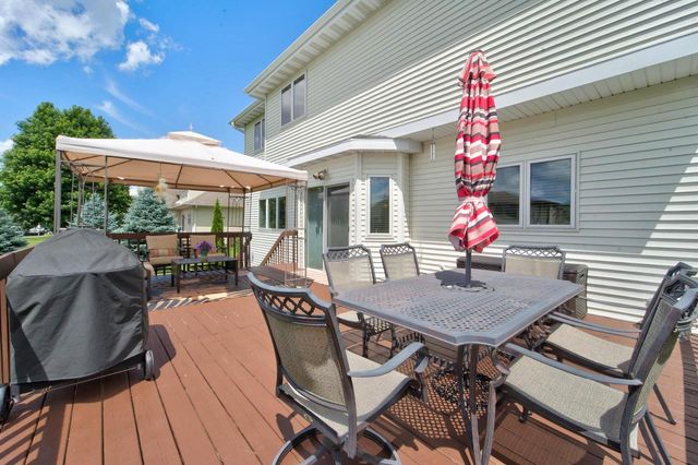 606 Pleasant Valley Parkway, Waunakee, WI 53597