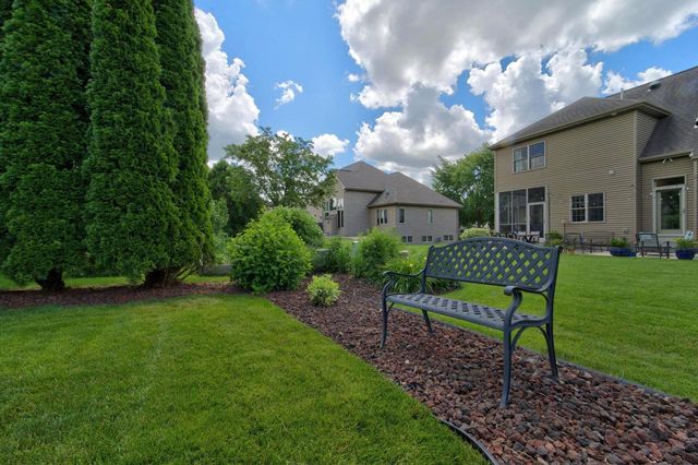 606 Pleasant Valley Parkway, Waunakee, WI 53597
