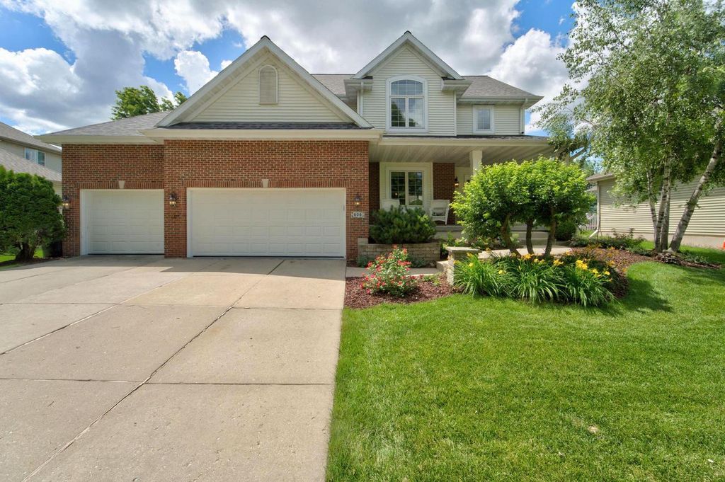 606 Pleasant Valley Parkway, Waunakee, WI 53597
