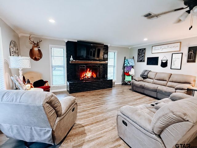 306 Kent Drive, Pittsburg, TX 75686