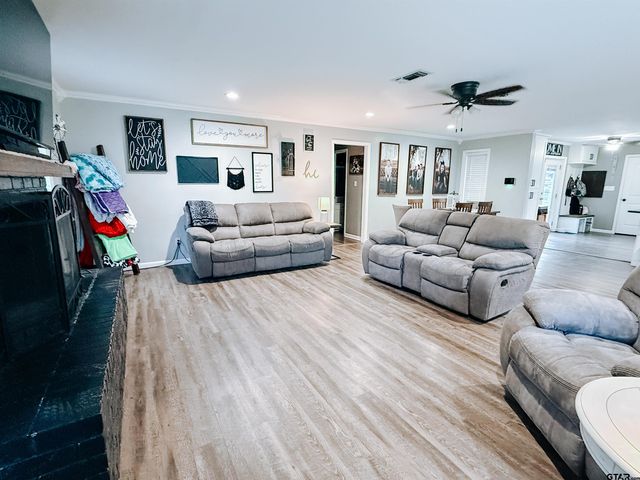 306 Kent Drive, Pittsburg, TX 75686