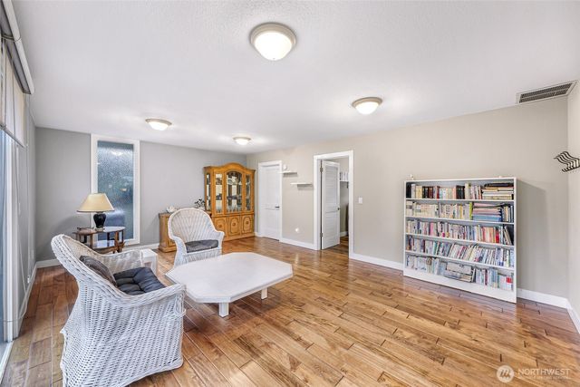 4711 116th Avenue SE, Bellevue, WA 98006