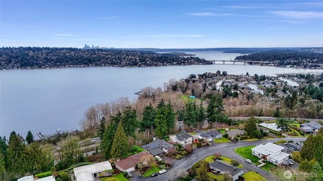 4711 116th Avenue SE, Bellevue, WA 98006
